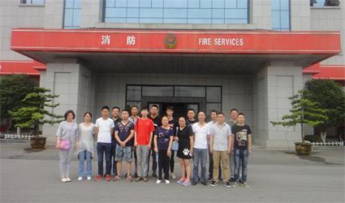 依样画葫芦的“党员活动日”