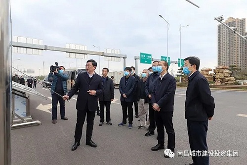 吴晓军深刻昌南大路急剧路、洪都大路急剧路项目现场调研领导